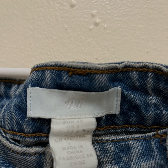 H & M Button Down jeans - Picture 3 of 3